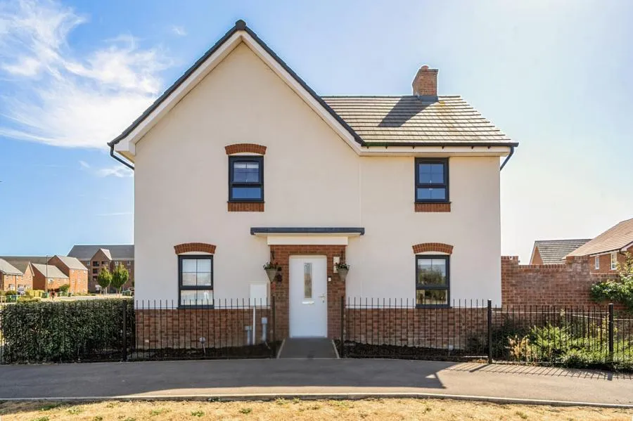 house for sale, Armstrongs Fields, Broughton, HP22