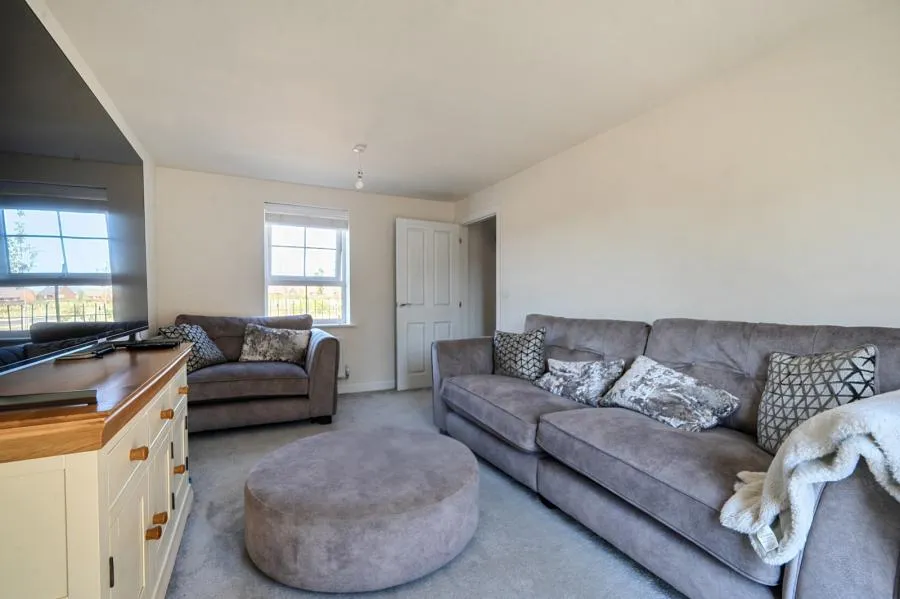 Armstrongs Fields, Broughton, HP22, photo 2