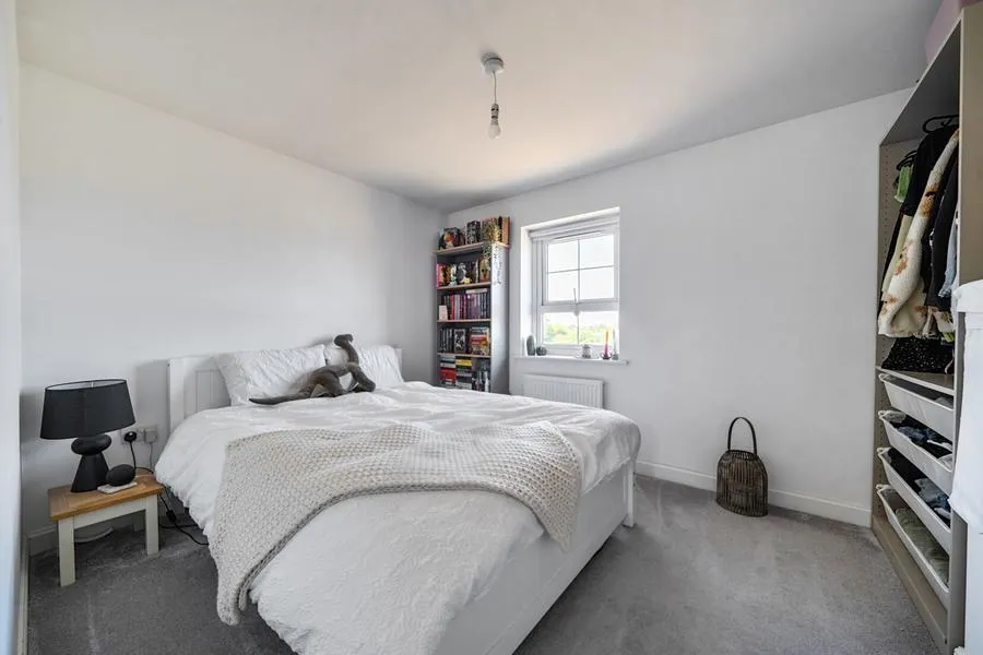 Armstrongs Fields, Broughton, HP22, photo 13