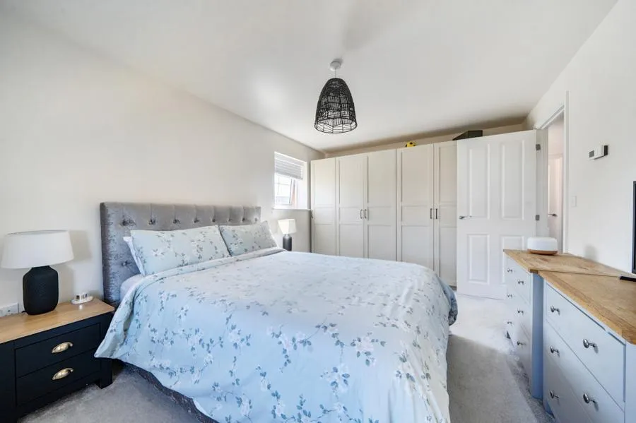 Armstrongs Fields, Broughton, HP22, photo 12