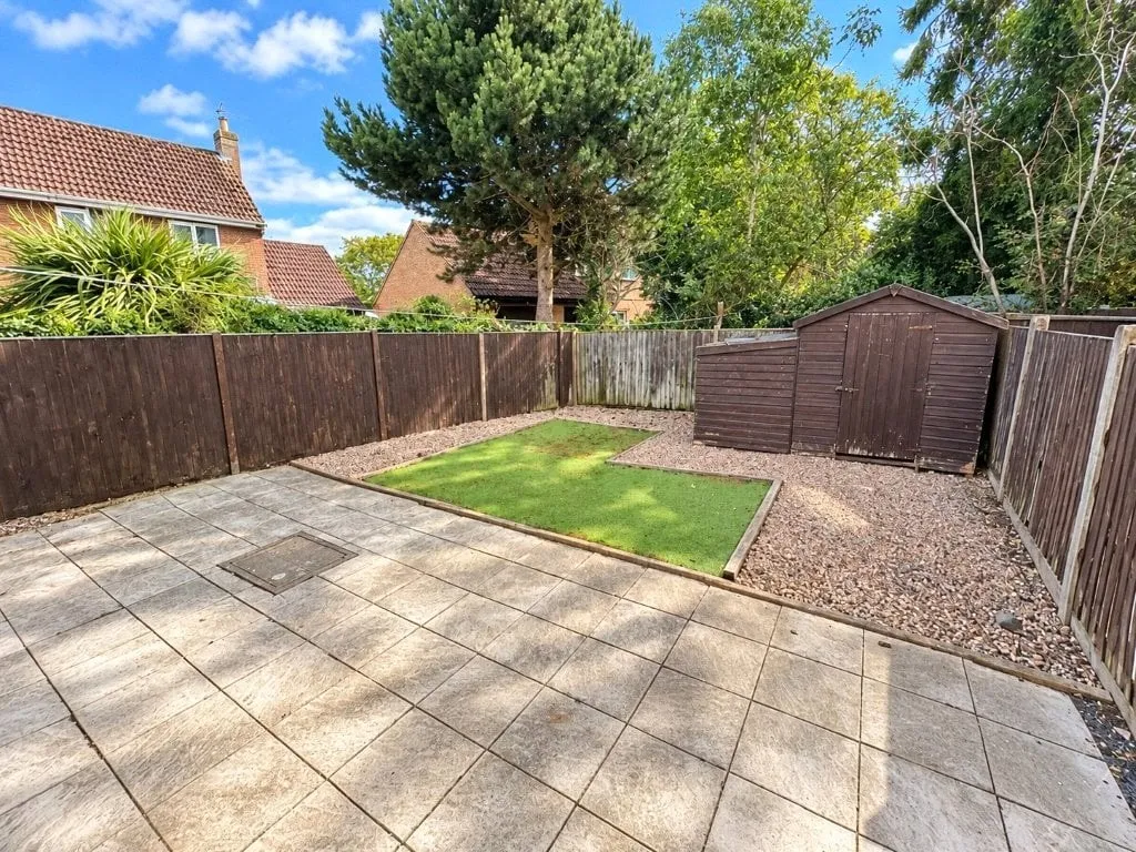 Holland Close, Bourne, Lincolnshire, PE10, photo 3