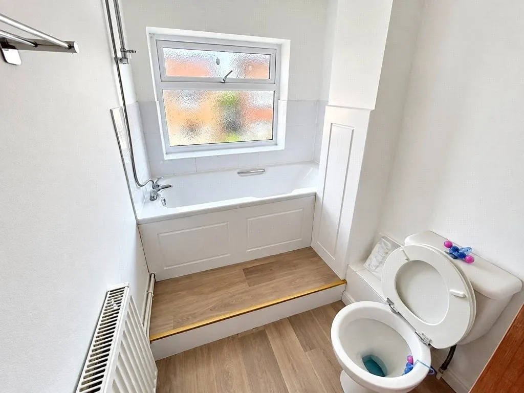 2 bed house to rent — Holland Close, Bourne, Lincolnshire, PE10