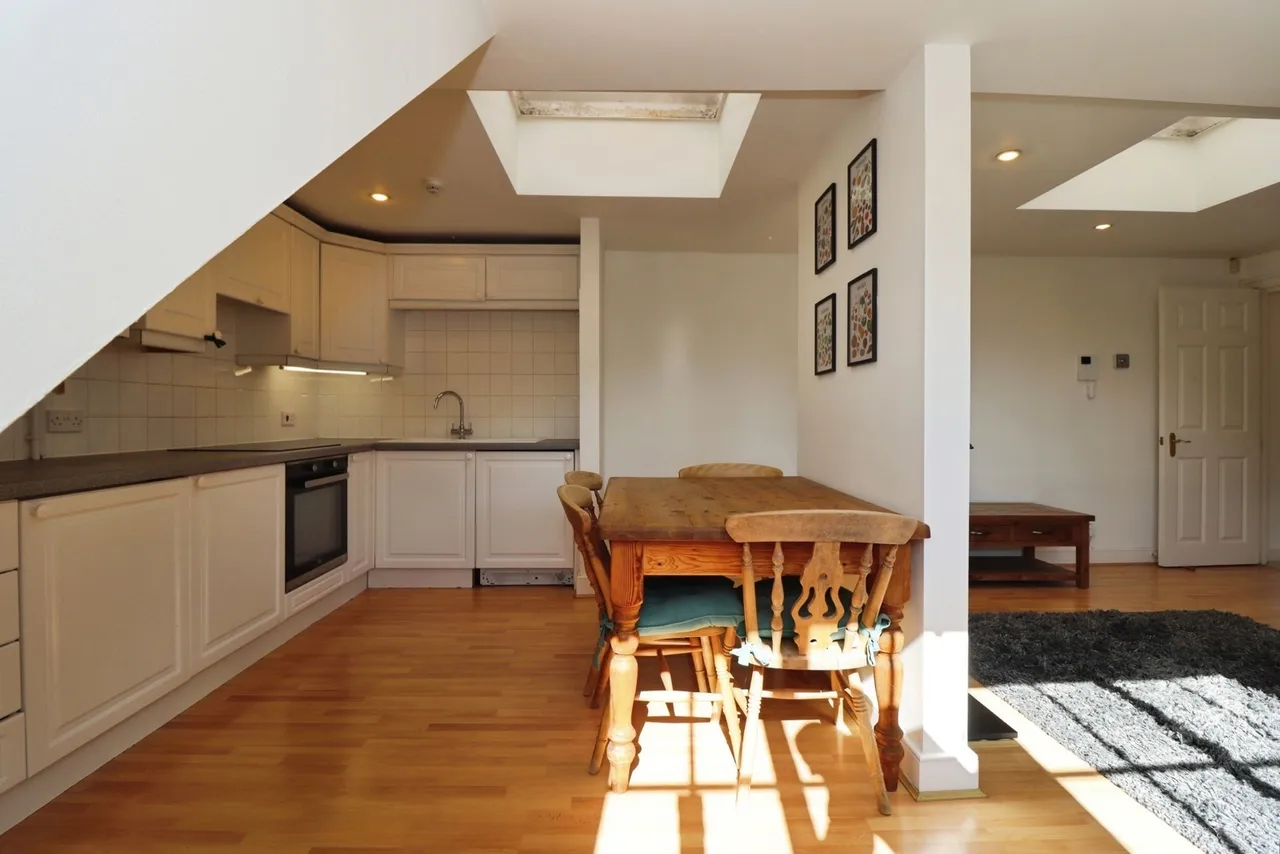 Linden House, Barkleys Hill, Stapleton, Bristol, BS16, photo 6