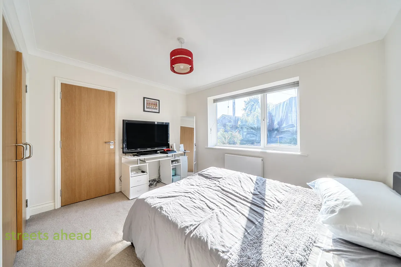 Waddington Avenue, Coulsdon, CR5, photo 11