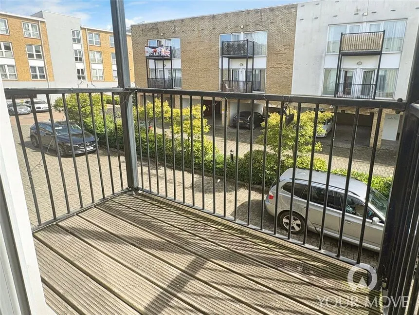 Admirals Way, Gravesend, Kent, DA12, photo 2