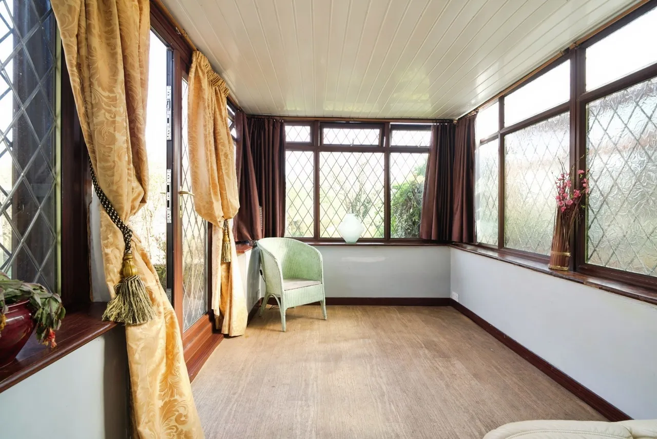 Doncaster Road, Hooton Roberts, Rotherham, South Yorkshire, S65, photo 5