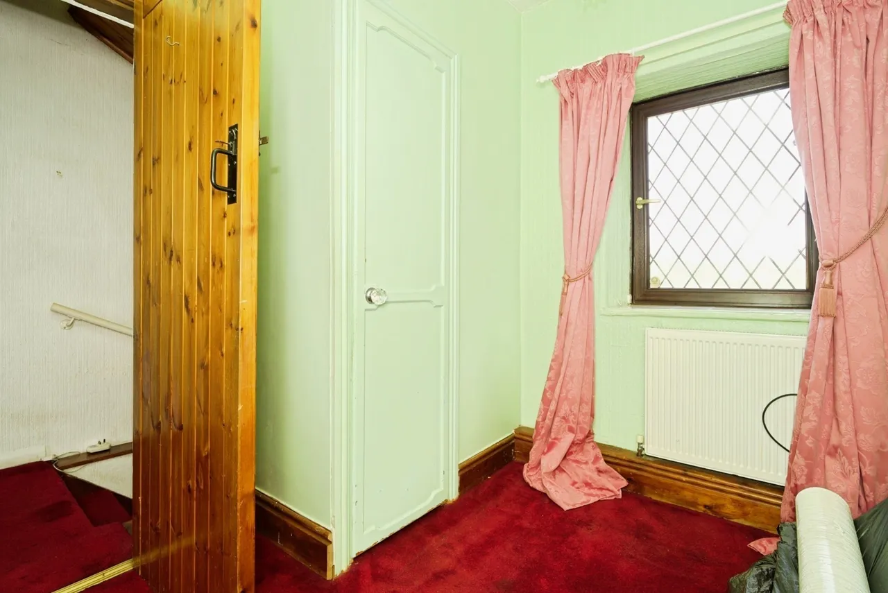 Doncaster Road, Hooton Roberts, Rotherham, South Yorkshire, S65, photo 15