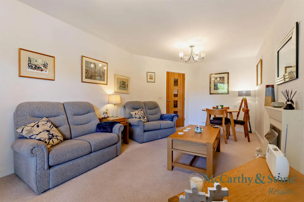 High Street, Hanham, BS15, photo 4