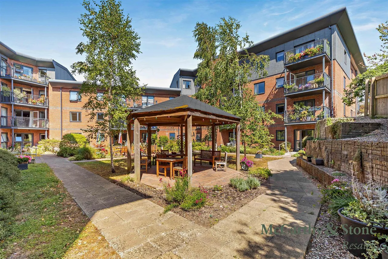 1 bed flat for sale, High Street, Hanham, BS15