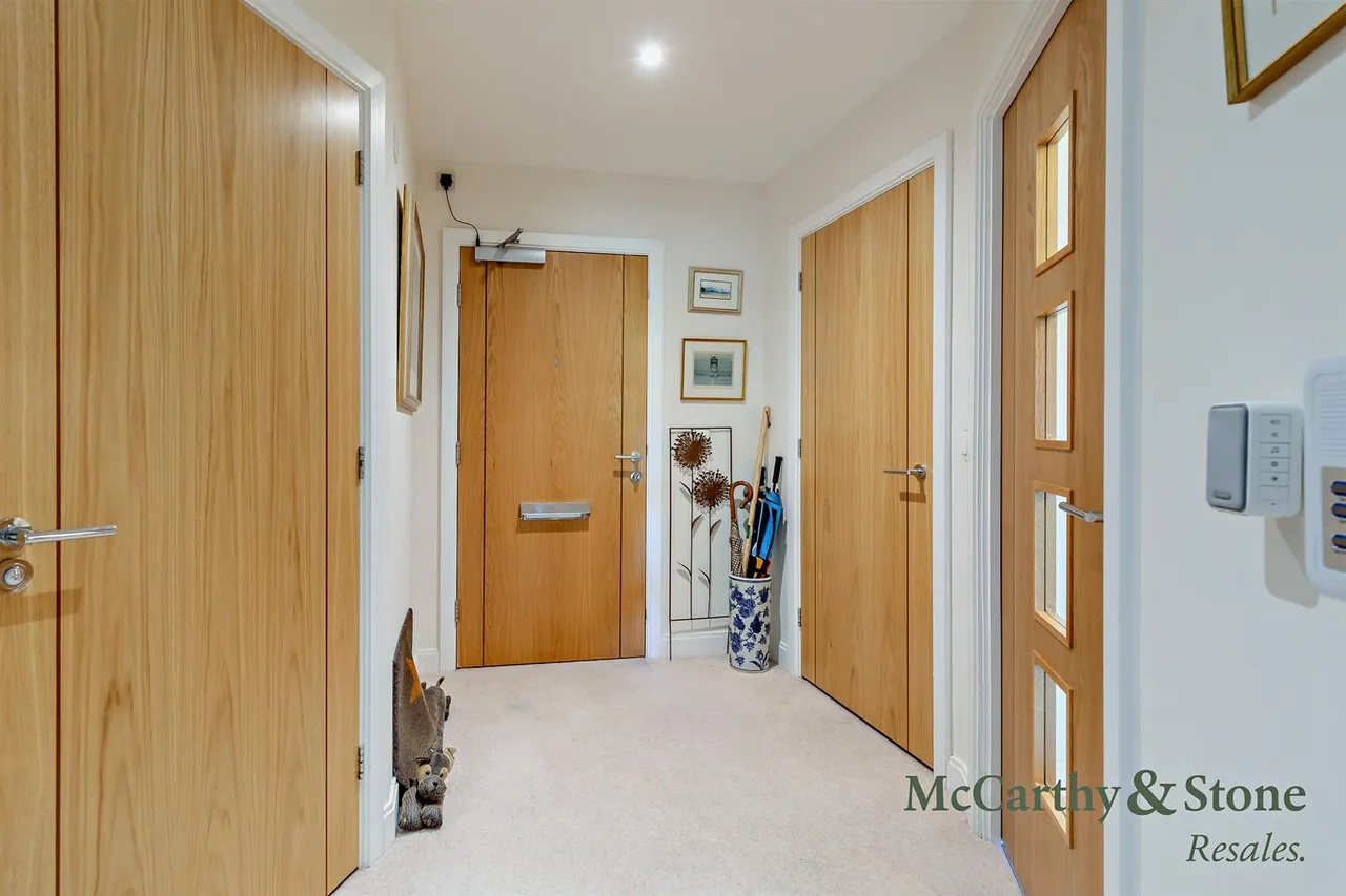 High Street, Hanham, BS15, photo 6