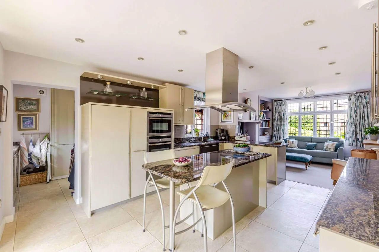 Church Road, Linslade, Leighton Buzzard, Bedfordshire, LU7 2LR, photo 8