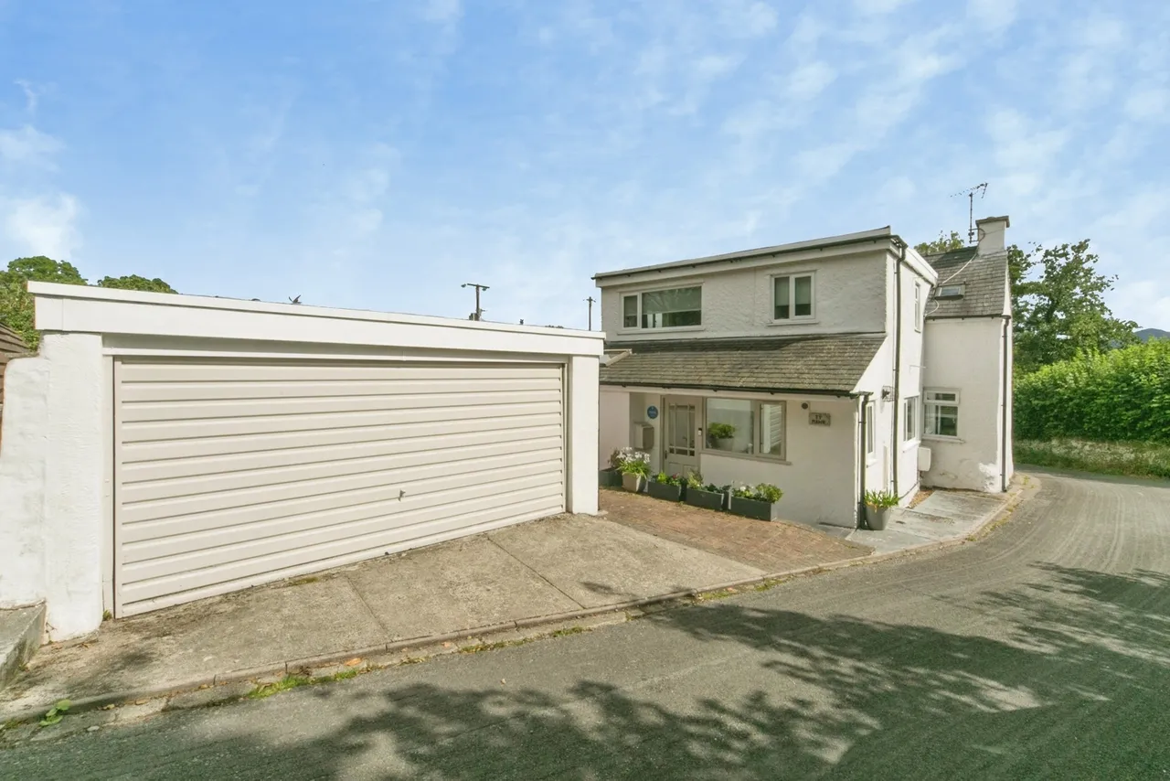 3 bed house for sale, Lon Ty Mawr, Llandegfan, LL59