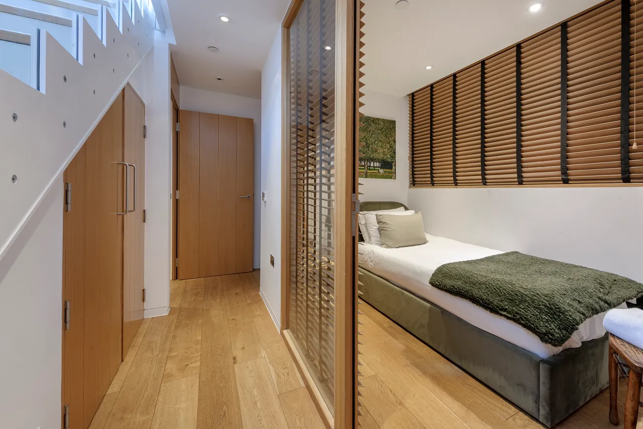Princess Louise Walk, London, W10, photo 14