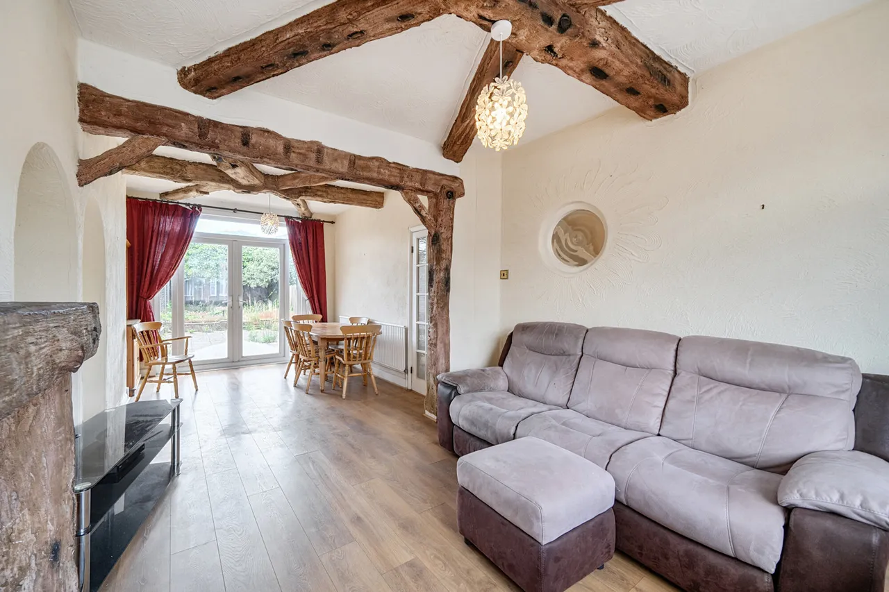 Dellfield Crescent, Uxbridge, UB8, photo 2