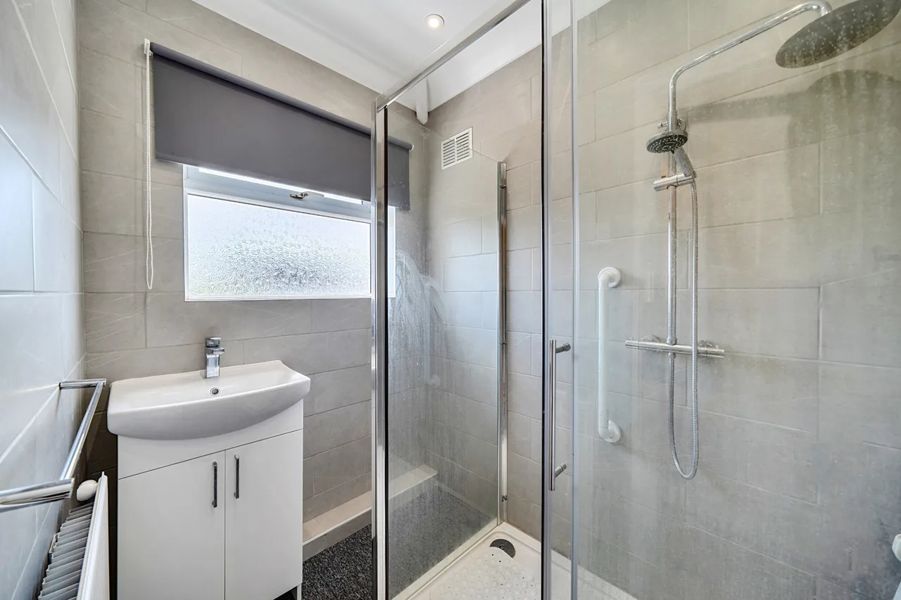 Dellfield Crescent, Uxbridge, UB8, photo 6