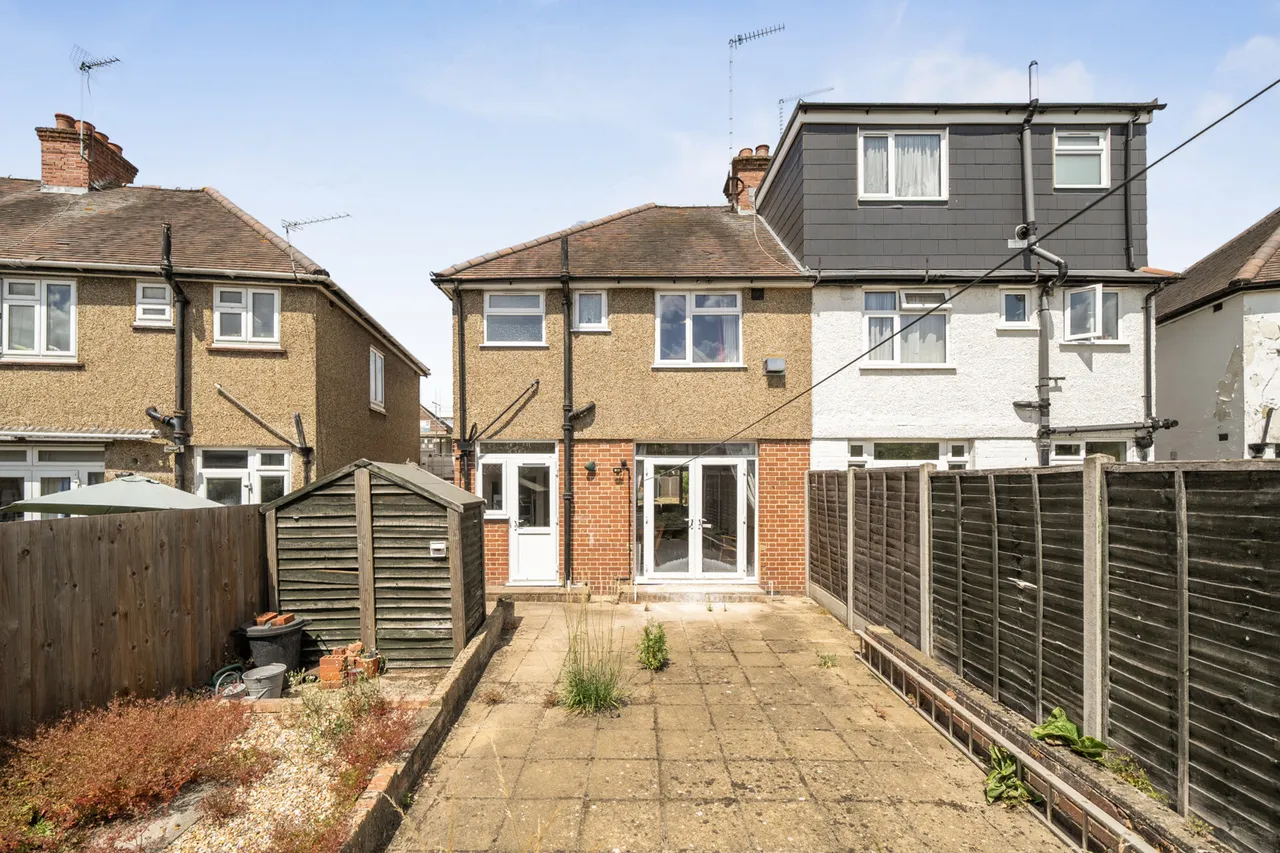 Dellfield Crescent, Uxbridge, UB8, photo 13