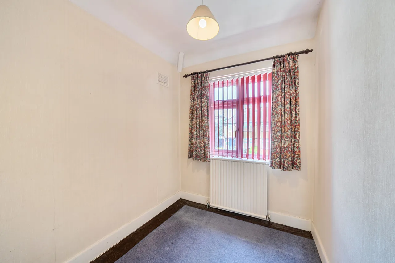Dellfield Crescent, Uxbridge, UB8, photo 11