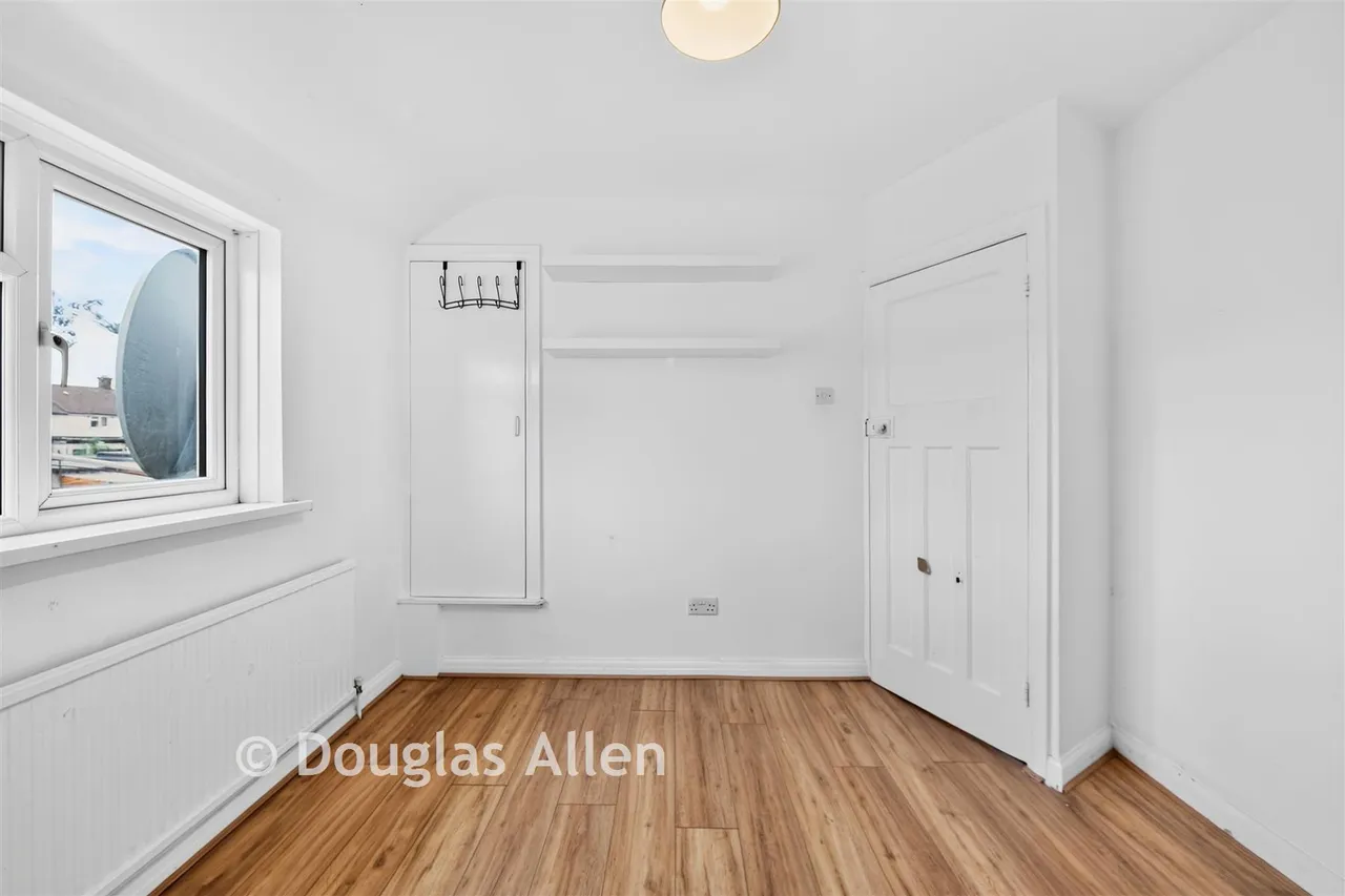 Oval Road North, Dagenham, RM10, photo 8
