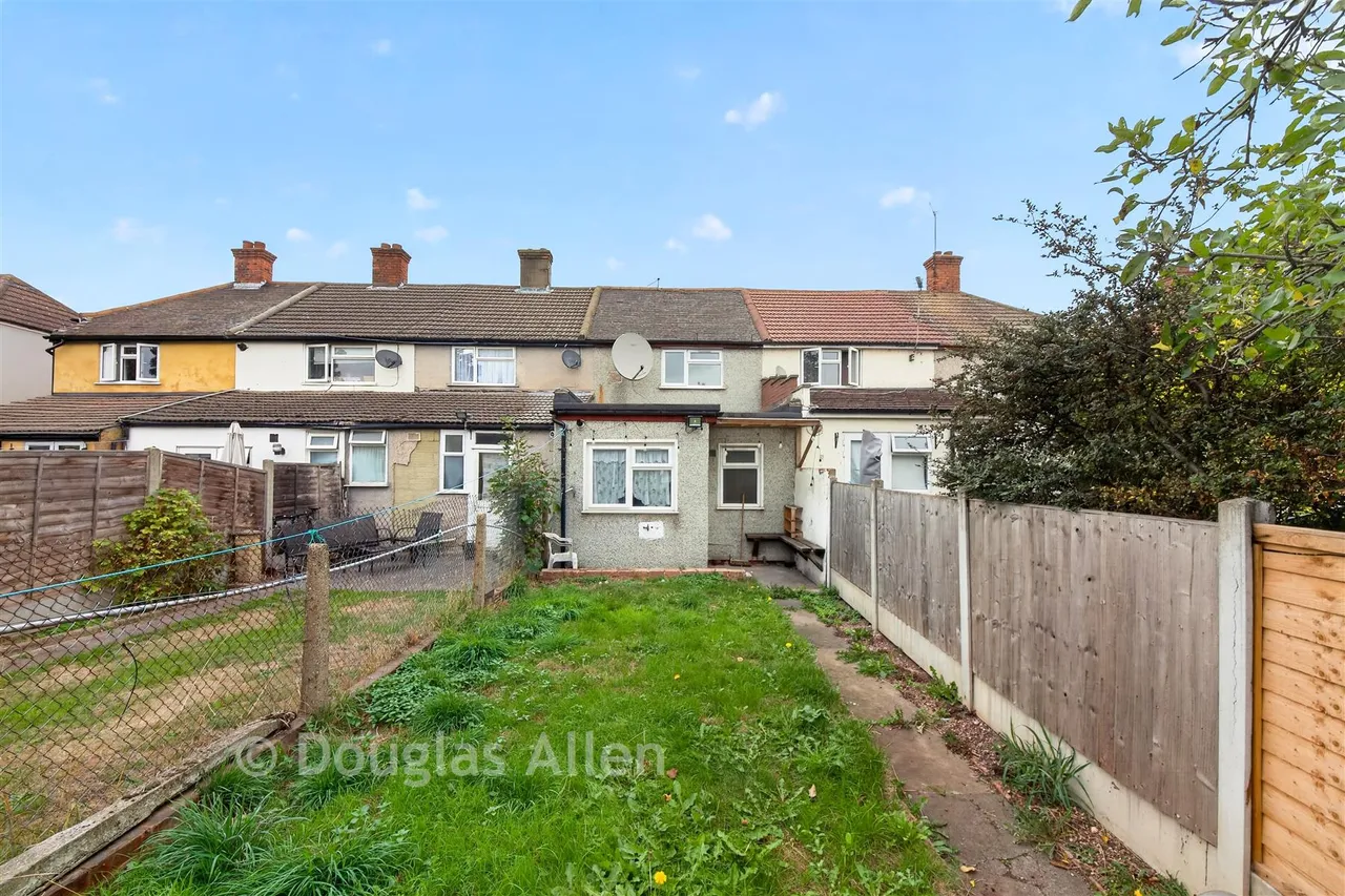 Oval Road North, Dagenham, RM10, photo 5