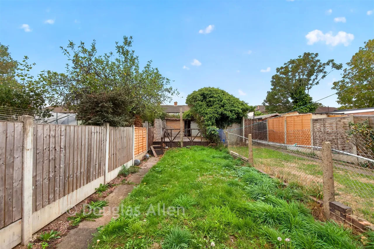 Oval Road North, Dagenham, RM10, photo 2