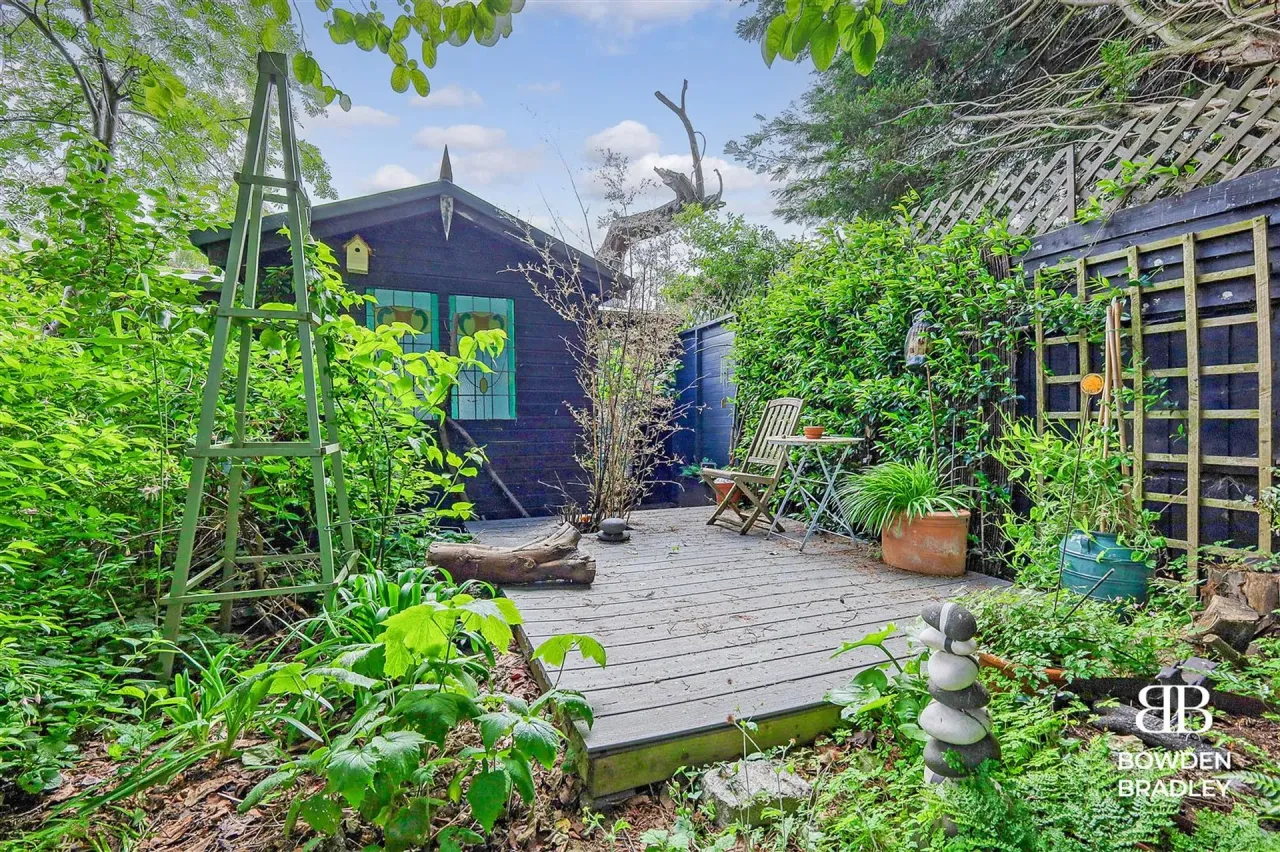 Westrow Gardens, Ilford, IG3, photo 97