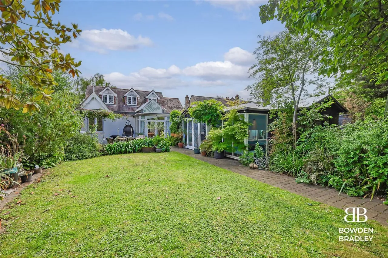 Westrow Gardens, Ilford, IG3, photo 98