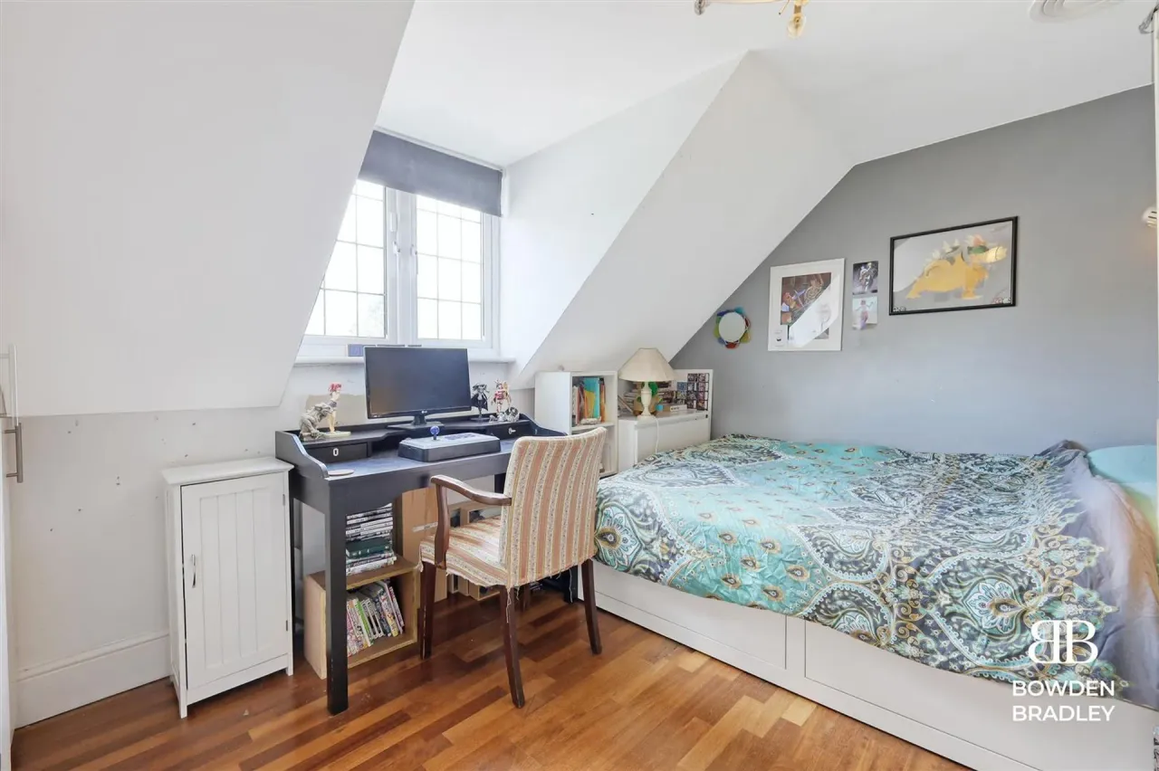 Westrow Gardens, Ilford, IG3, photo 35