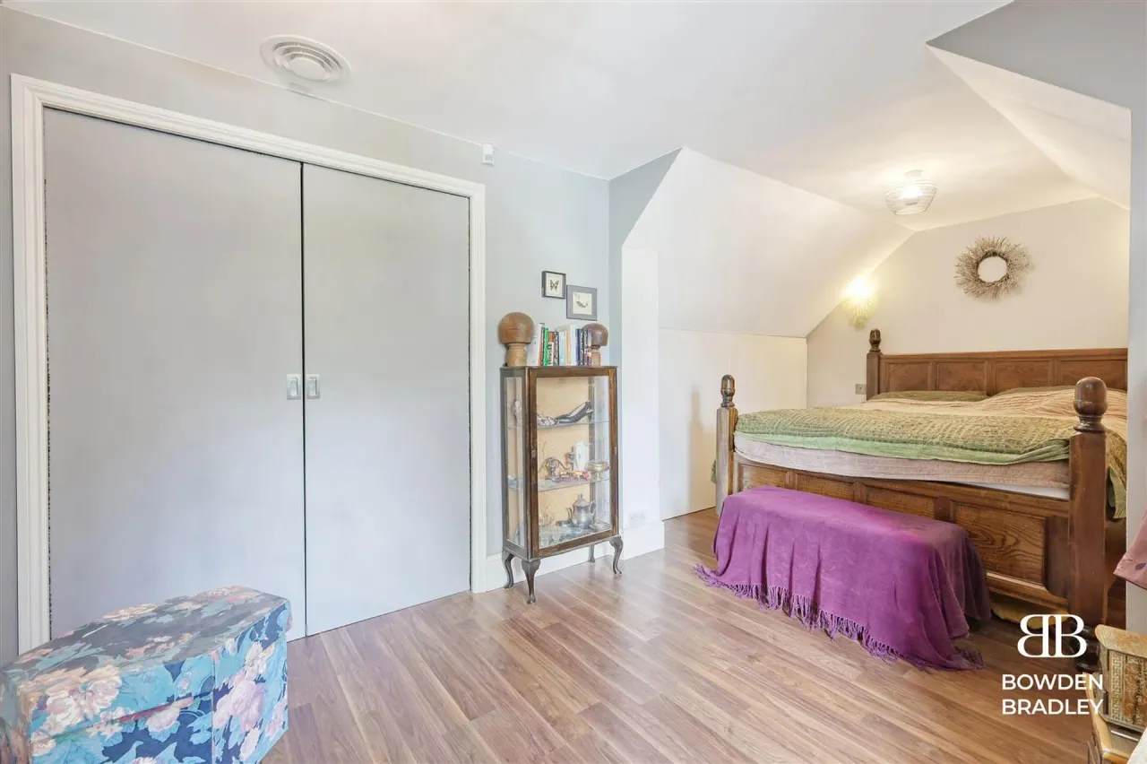 Westrow Gardens, Ilford, IG3, photo 32