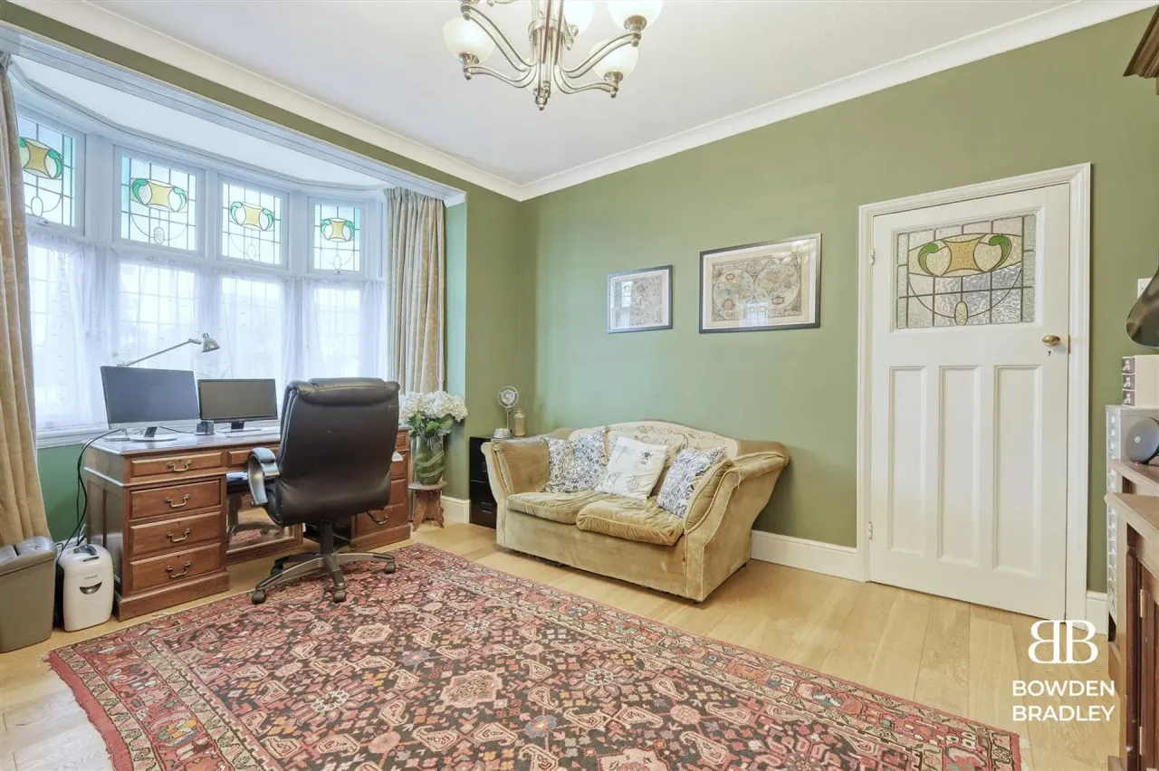 Westrow Gardens, Ilford, IG3, photo 58