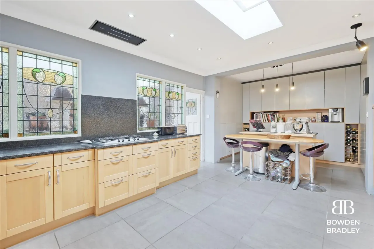 Westrow Gardens, Ilford, IG3, photo 27