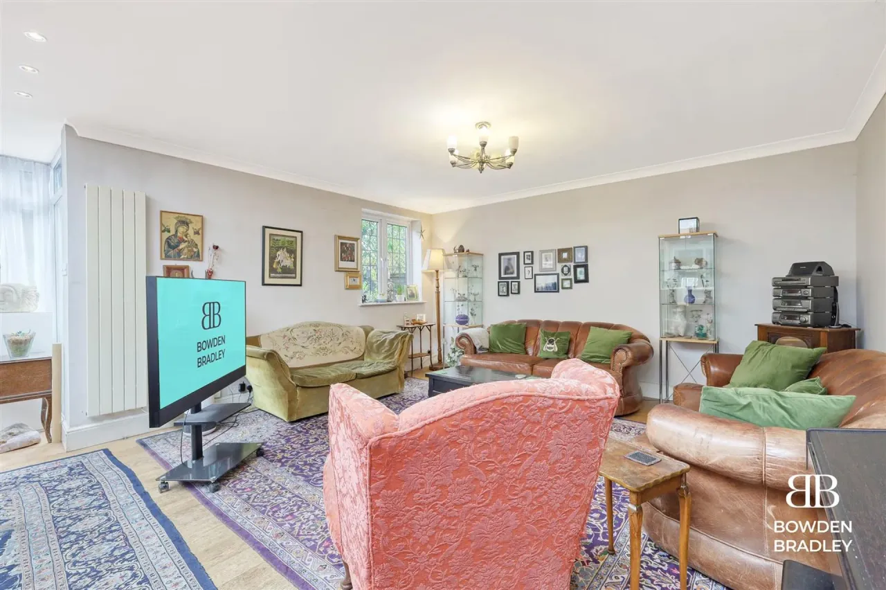 Westrow Gardens, Ilford, IG3, photo 22