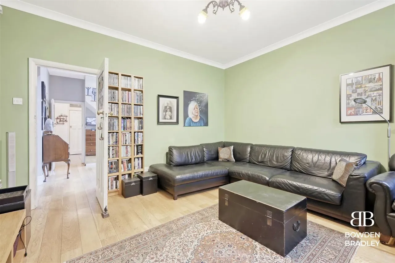 Westrow Gardens, Ilford, IG3, photo 11