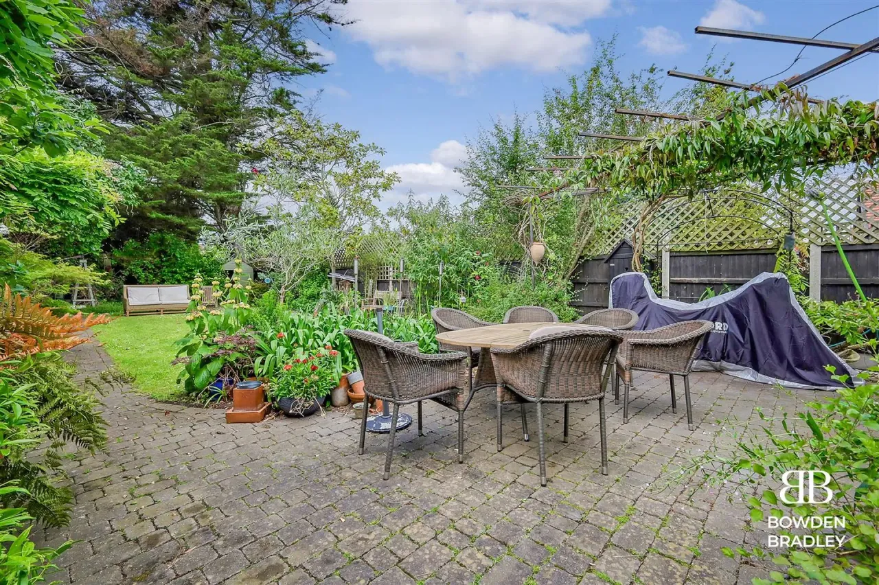 Westrow Gardens, Ilford, IG3, photo 91
