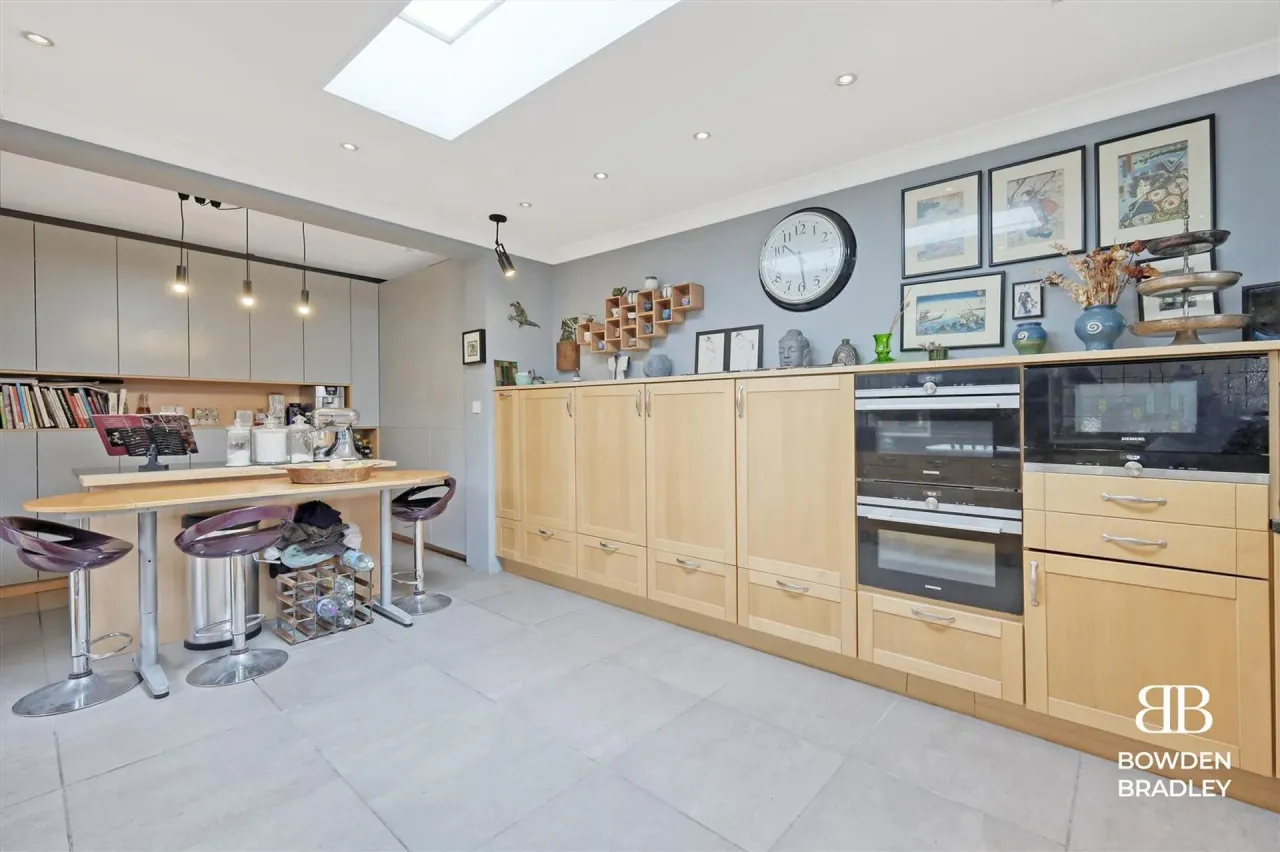 Westrow Gardens, Ilford, IG3, photo 26