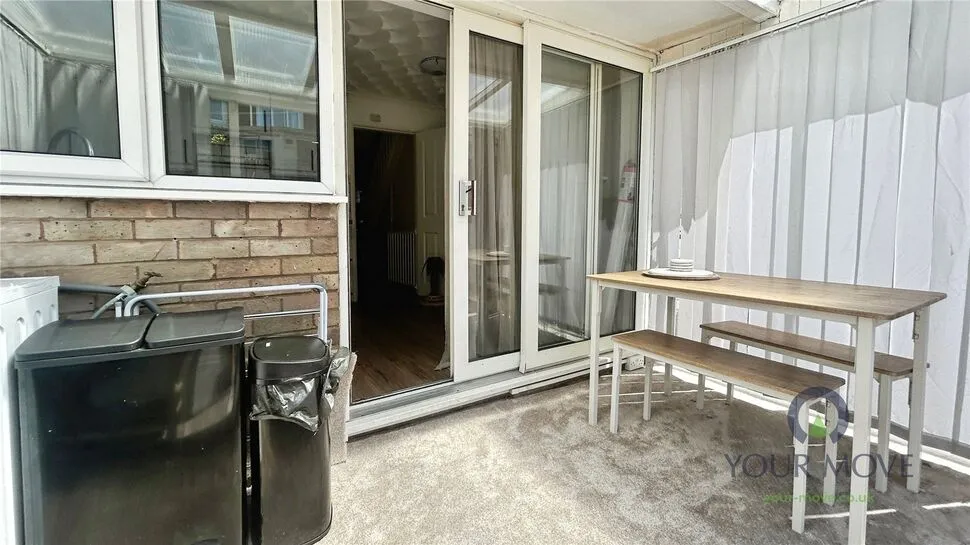 Neston Close, Shaw, OL2, photo 7