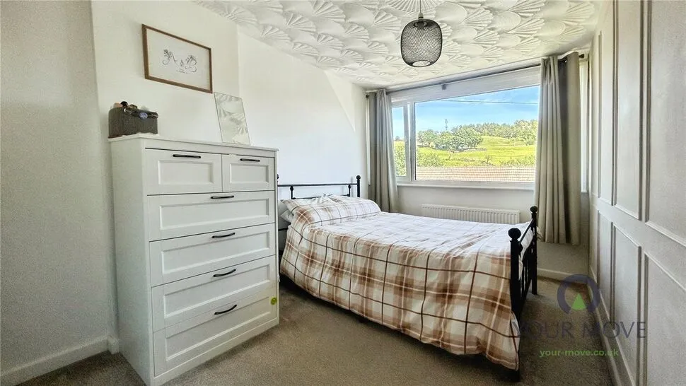 Neston Close, Shaw, OL2, photo 8