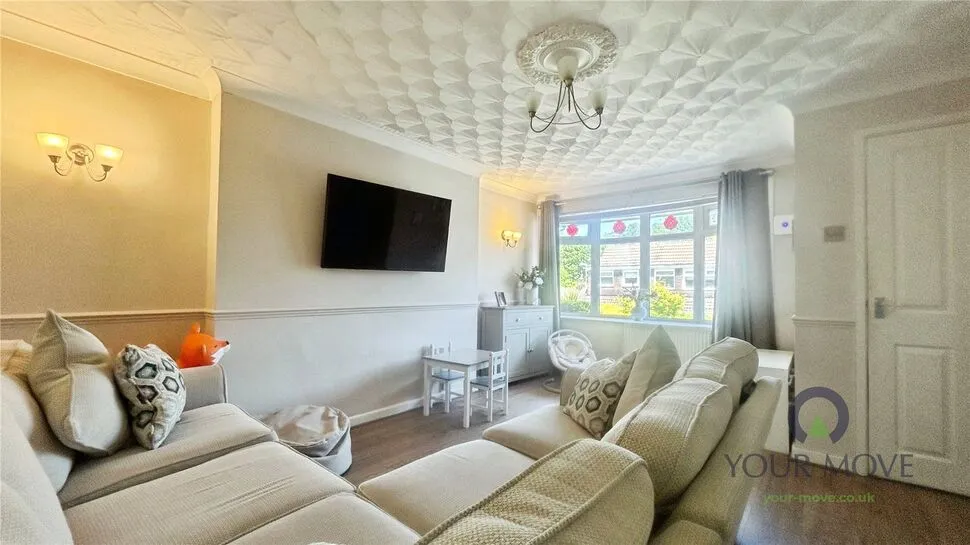 Neston Close, Shaw, OL2, photo 2
