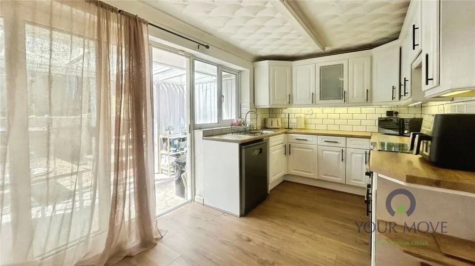 Neston Close, Shaw, OL2, photo 5
