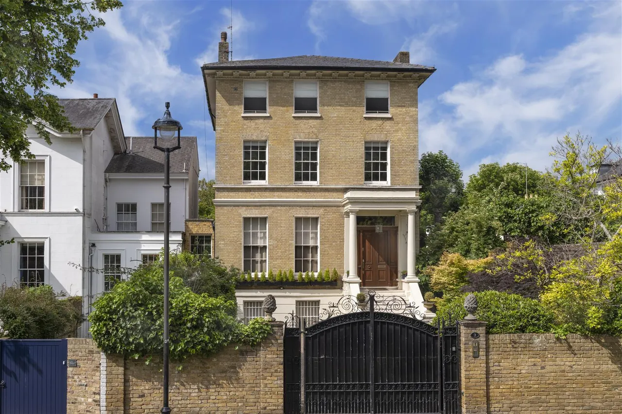 7 bed house for sale — Cavendish Avenue, St John's Wood, London, NW8 9JD