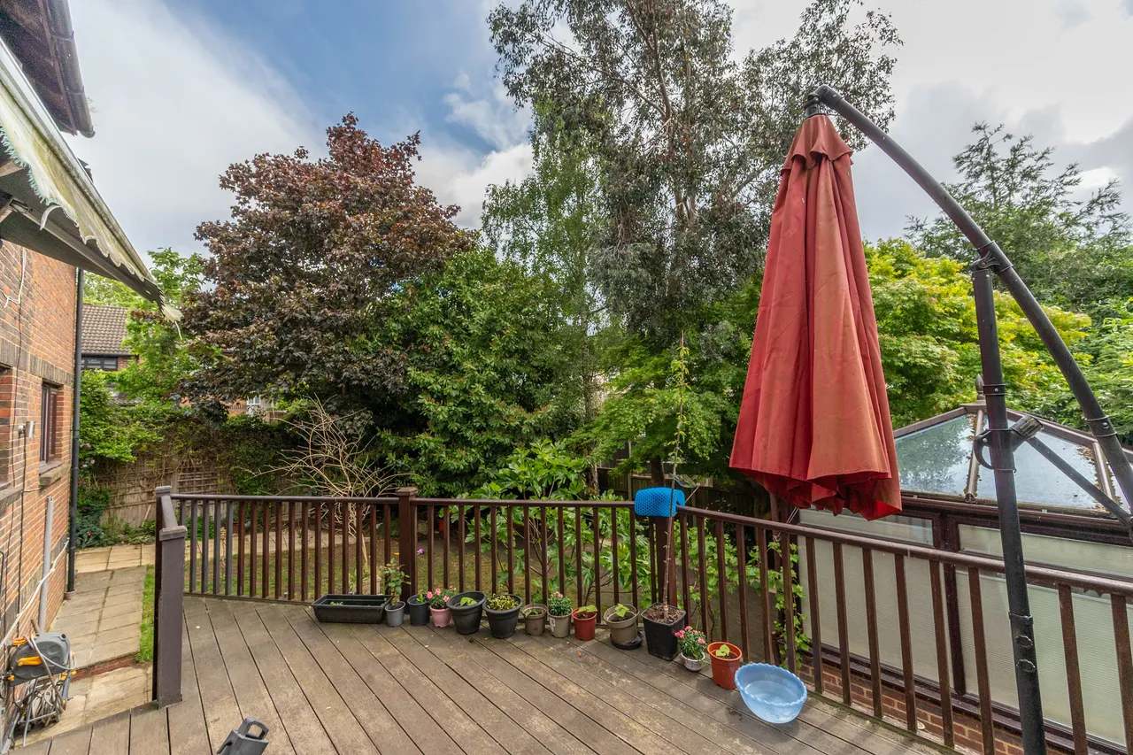 5 Caddis Close, Stanmore, photo 10