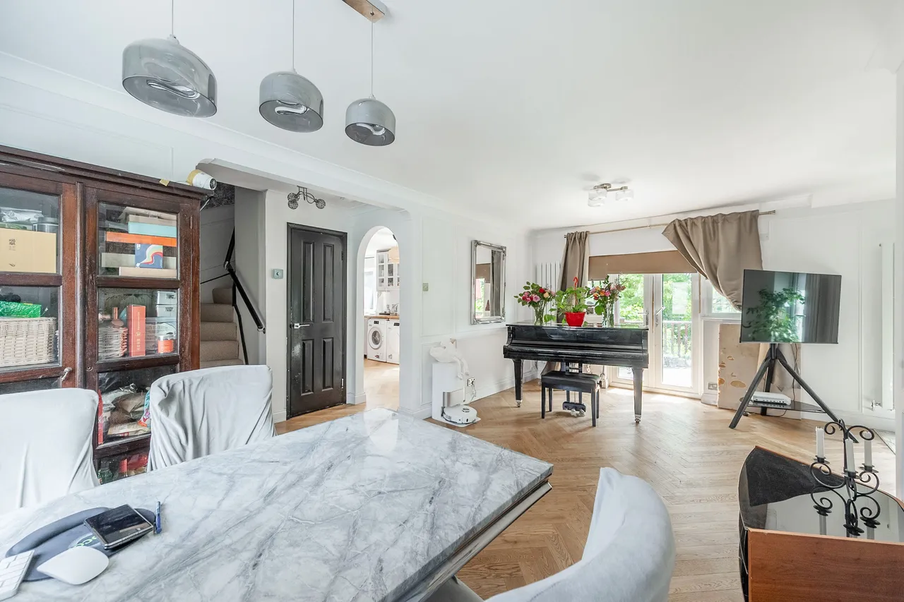 5 Caddis Close, Stanmore, photo 8