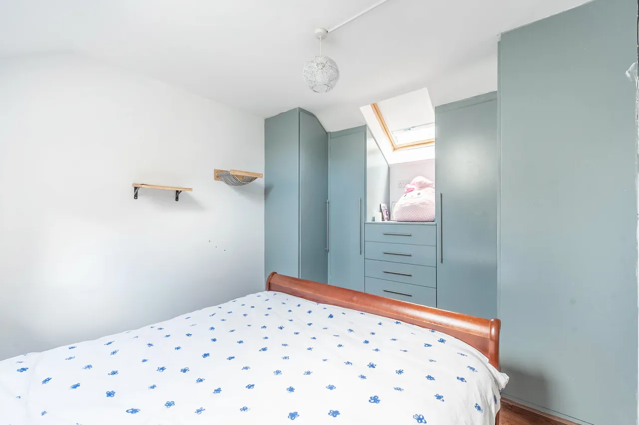 5 Caddis Close, Stanmore, photo 4