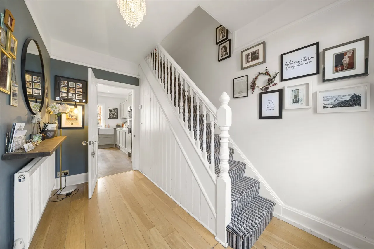 Elmgrove Road, Weybridge, KT13, photo 3