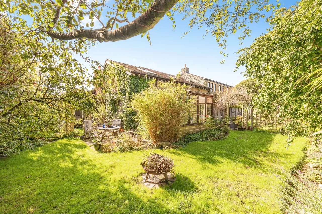 Paris Mews, Scholes, HD9, photo 18
