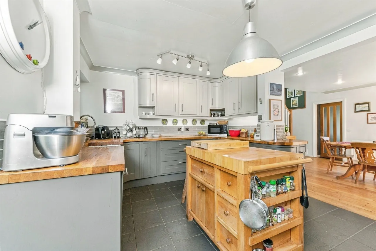 Paris Mews, Scholes, HD9, photo 6