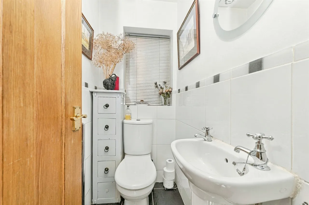 Paris Mews, Scholes, HD9, photo 16