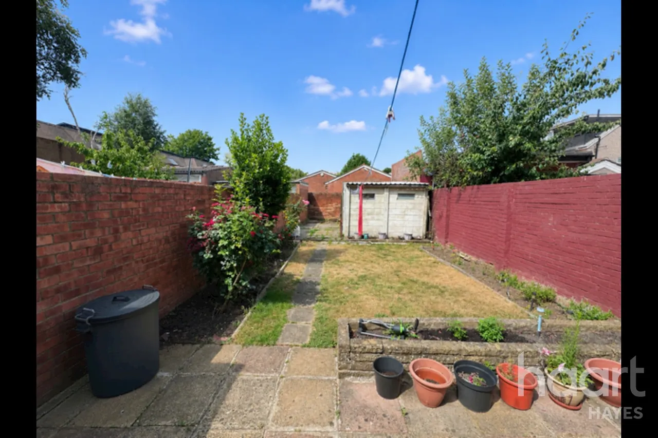 High Street, Hayes, UB3, photo 12