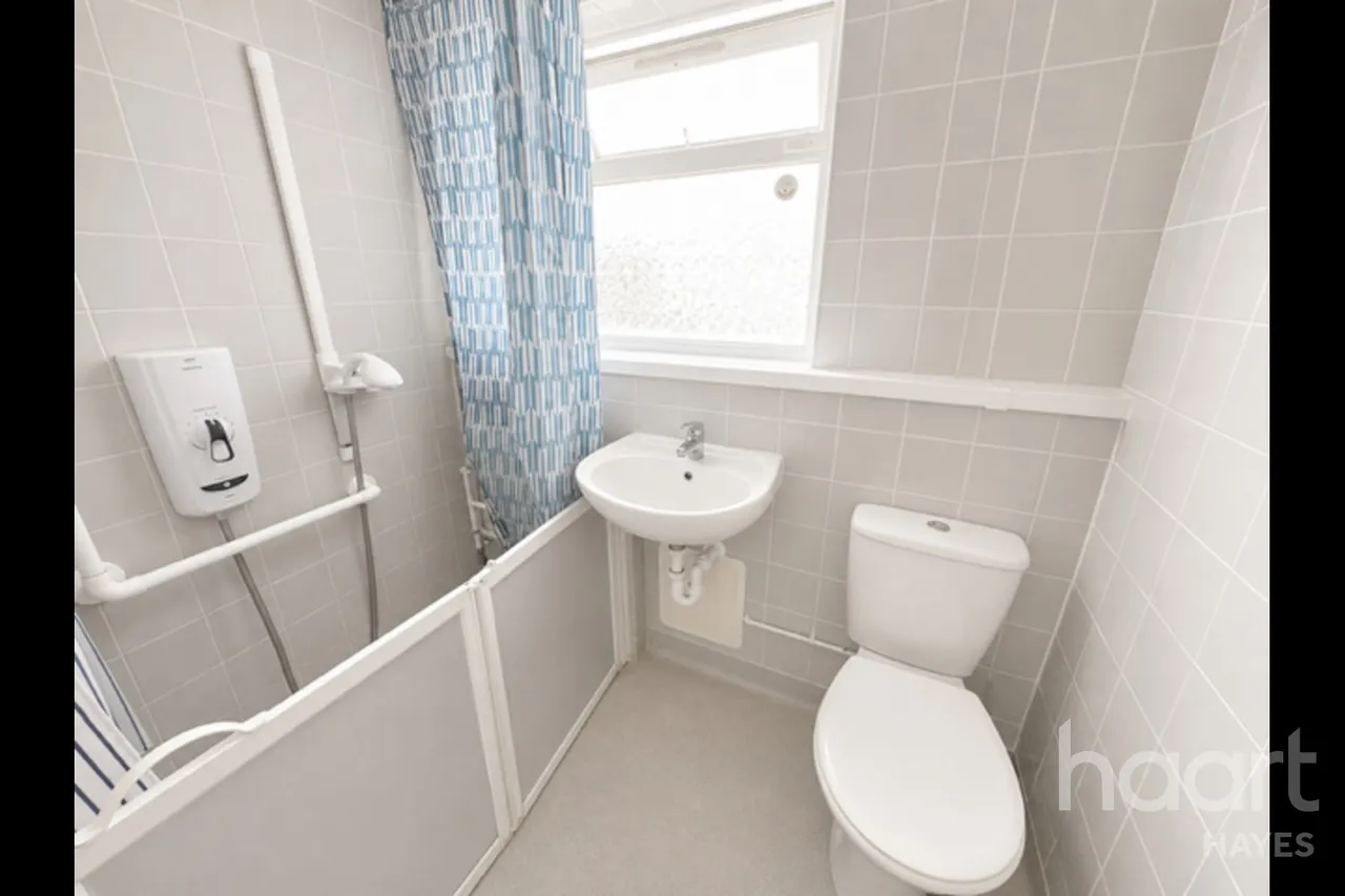 High Street, Hayes, UB3, photo 11