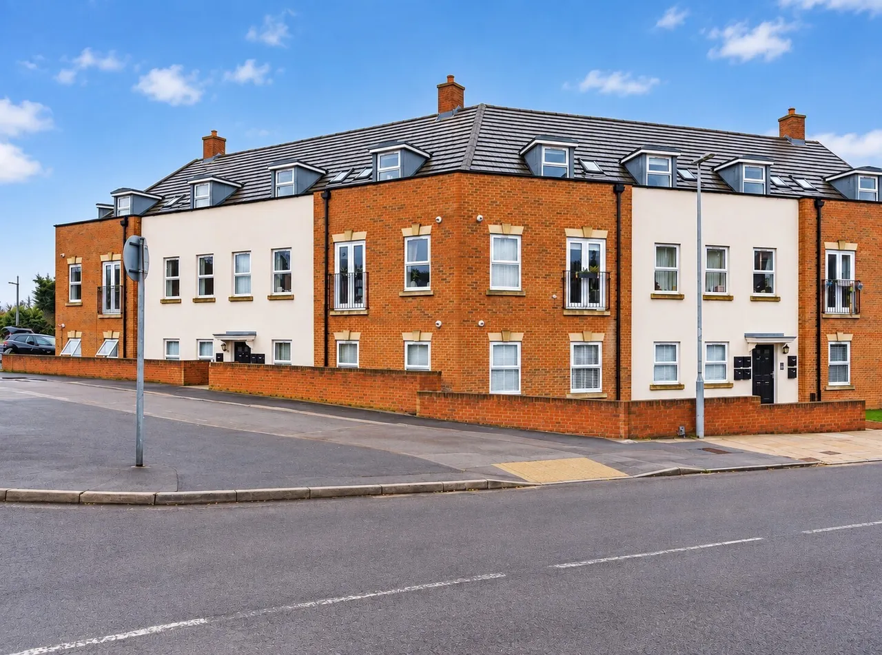 2 bed flat for sale, Catsbrook Road, Luton, LU3