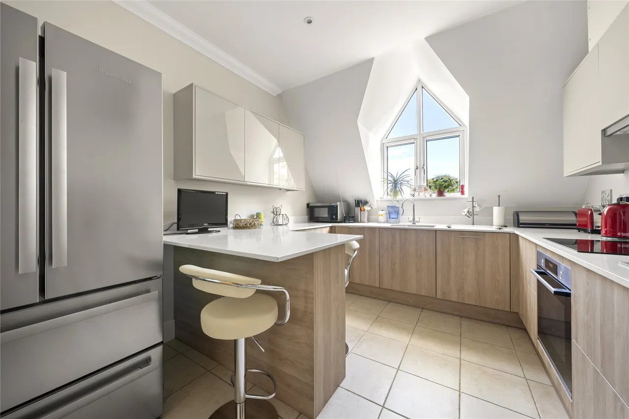 Churchfields Avenue, Weybridge, Surrey, KT13, photo 6